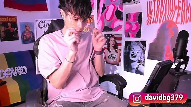 Snapshot of cinnamon_boyxxx chatting on 03-11-25, 05:13 cinnamon boyxxx online show from 03-11-25, 05:13