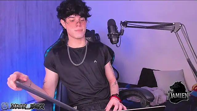 Snapshot of cinnamon_boyxxx chatting on 09-30-25, 02:06 cinnamon boyxxx online show from 09-30-25, 02:06