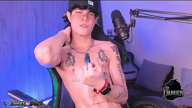 Snapshot of cinnamon_boyxxx chatting on 09-21-25, 02:39 cinnamon boyxxx online show from 09-21-25, 02:39