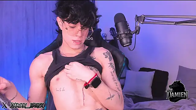 Snapshot of cinnamon_boyxxx chatting on 09-20-25, 02:16 cinnamon boyxxx online show from 09-20-25, 02:16