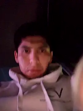 Snapshot of Jonathan100pre chatting on 02-12-26, 03:06 Jonathan100pre online show from 02-12-26, 03:06