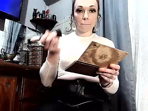 Snapshot of Genevieve143 chatting on 07-14-26, 04:57 Genevieve143 online show from 07-14-26, 04:57