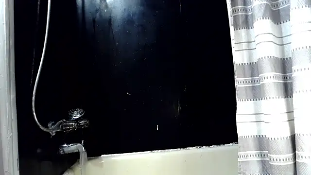 Genevieve143 online show from 12-21-25, 12:07