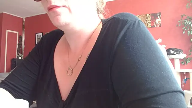 cruellaculdenfer67 online show from 06-11-26, 07:38