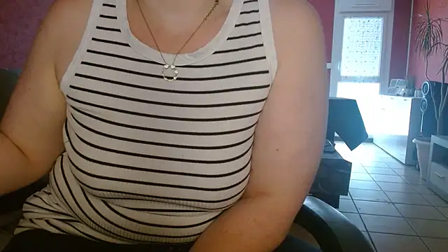 Snapshot of cruellaculdenfer67 chatting on 03-18-25, 02:06 cruellaculdenfer67 online show from 03-18-25, 02:06