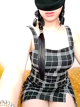 Snapshot of Jumanaa chatting on 01-15-25, 11:19 Jumanaa online show from 01-15-25, 11:19