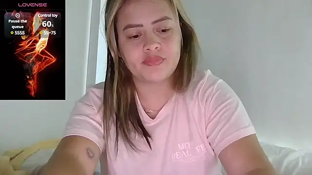 Snapshot of saramartinez1000 chatting on 03-07-25, 12:01 saramartinez1000 online show from 03-07-25, 12:01