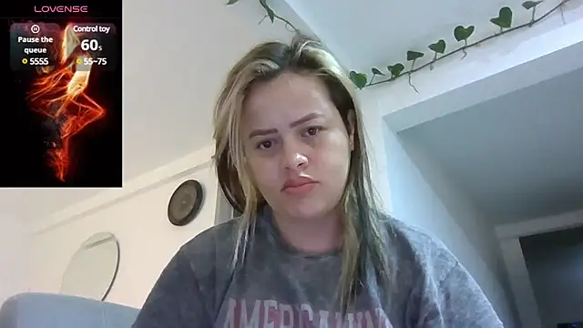 Snapshot of saramartinez1000 chatting on 02-19-25, 02:44 saramartinez1000 online show from 02-19-25, 02:44