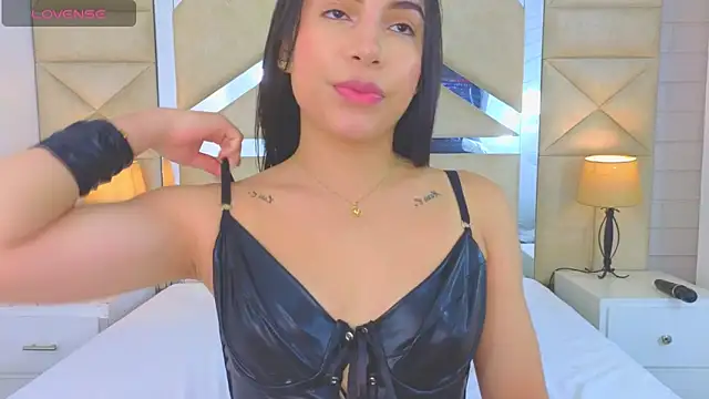 Snapshot of Tiphani_walker_ chatting on 09-27-25, 12:17 Tiphani walker online show from 09-27-25, 12:17