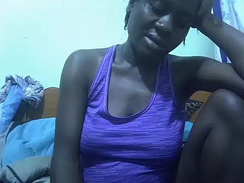 Snapshot of Petite_rider chatting on 10-15-25, 04:37 Petite rider online show from 10-15-25, 04:37