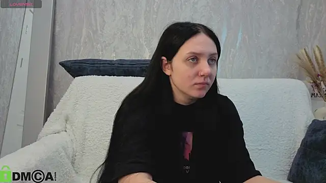Snapshot of Kvetachka chatting on 10-18-25, 01:18 Kvetachka online show from 10-18-25, 01:18