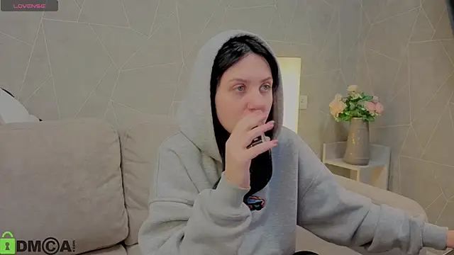 Snapshot of Kvetachka chatting on 09-24-25, 12:29 Kvetachka online show from 09-24-25, 12:29