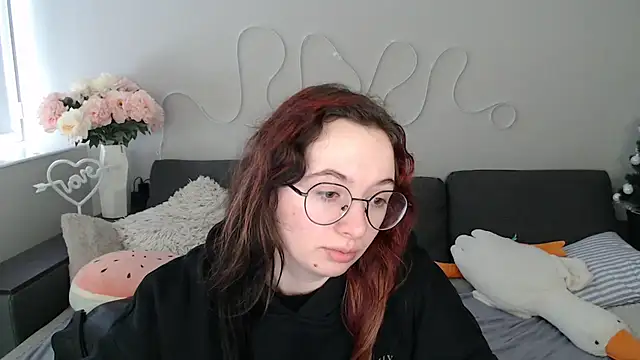 Mini Diva online show from 02-28-26, 09:09