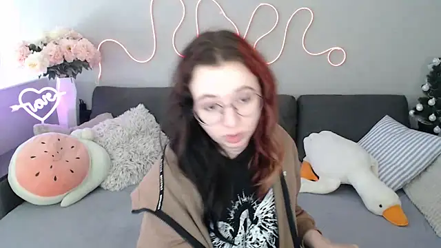 Mini Diva online show from 02-22-26, 09:11