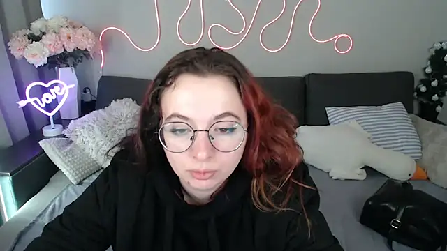 Mini Diva online show from 04-22-26, 08:10
