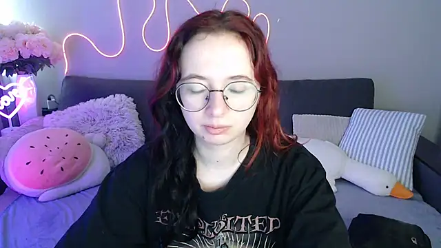 Mini Diva online show from 07-17-26, 08:11