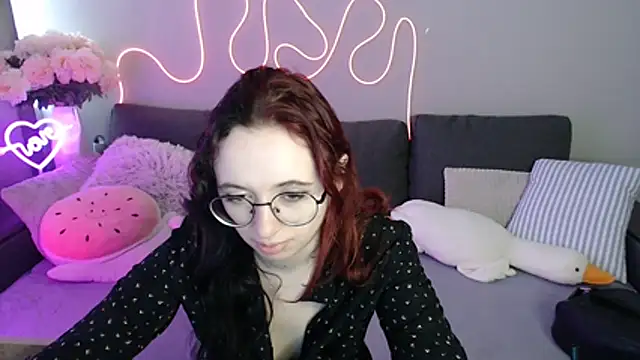 Mini Diva online show from 06-27-26, 08:20