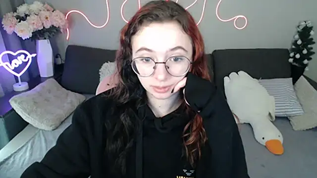 Mini Diva online show from 03-31-26, 08:49