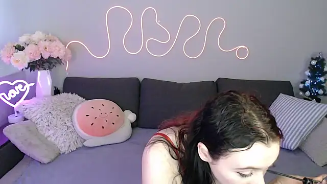 Mini Diva online show from 12-20-25, 09:23