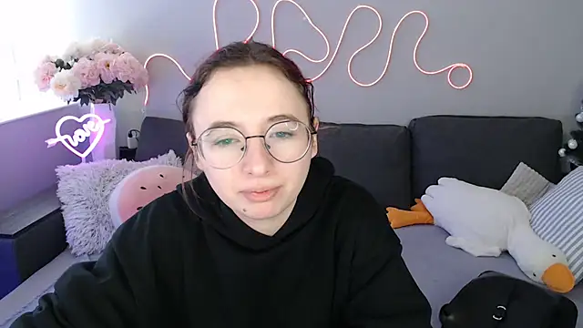 Mini Diva online show from 03-08-26, 09:12