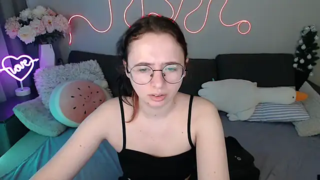 Mini Diva online show from 04-01-26, 08:48