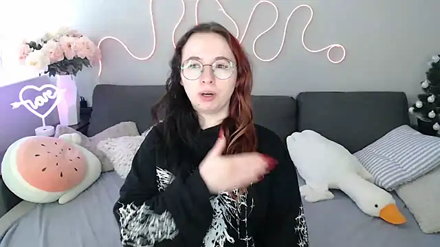 Mini Diva online show from 02-21-26, 09:11