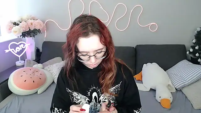 Mini Diva online show from 02-20-26, 09:11