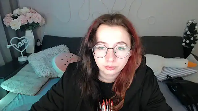 Mini Diva online show from 04-08-26, 08:05