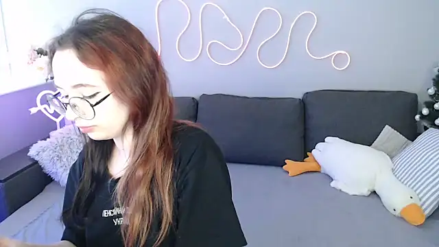 Mini Diva online show from 03-11-26, 10:31