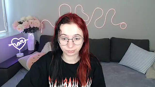 Mini Diva online show from 11-11-25, 09:15