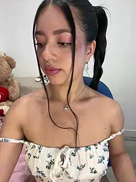 AliceJovovich online show from 01-28-25, 05:46