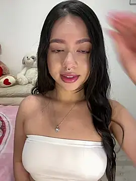 AliceJovovich online show from 03-05-25, 10:44