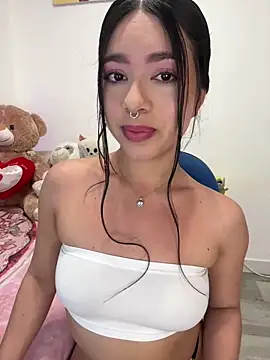 AliceJovovich online show from 01-29-25, 10:48