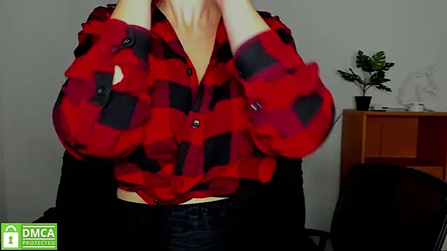 Snapshot of annakillianox chatting on 10-19-25, 05:32 annakillianox online show from 10-19-25, 05:32
