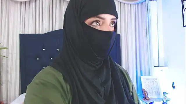 Snapshot of Uzra_hayed chatting on 02-27-25, 10:31 Uzra hayed online show from 02-27-25, 10:31