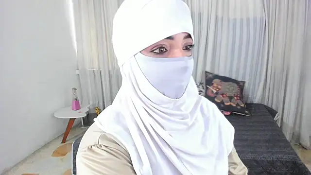 Snapshot of Uzra_hayed chatting on 05-14-26, 02:14 Uzra hayed online show from 05-14-26, 02:14