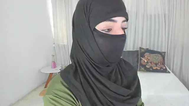 Snapshot of Uzra_hayed chatting on 05-29-26, 02:45 Uzra hayed online show from 05-29-26, 02:45