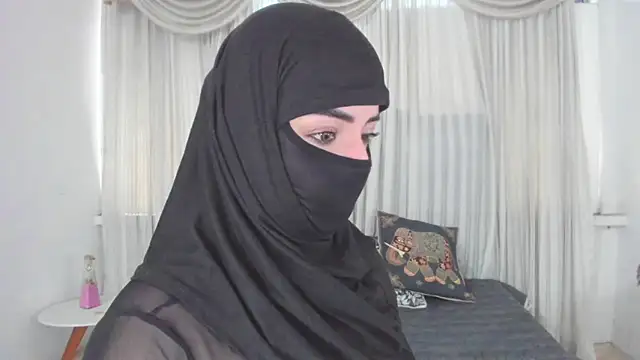 Snapshot of Uzra_hayed chatting on 05-13-26, 01:18 Uzra hayed online show from 05-13-26, 01:18