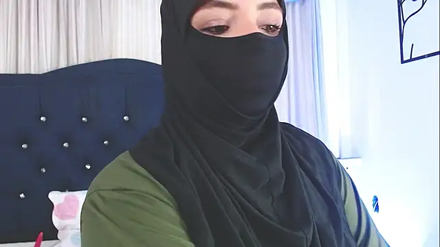 Snapshot of Uzra_hayed chatting on 02-27-25, 07:26 Uzra hayed online show from 02-27-25, 07:26