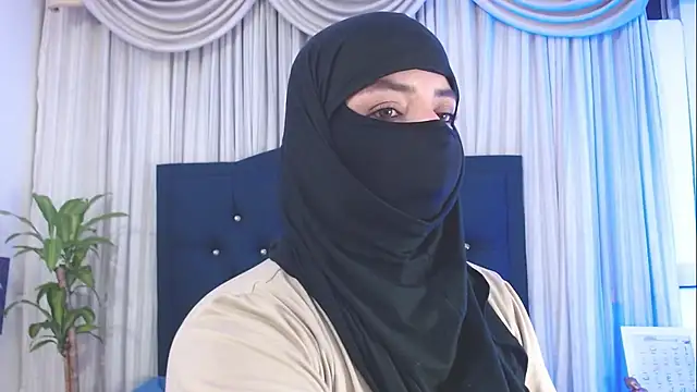 Snapshot of Uzra_hayed chatting on 03-19-25, 11:14 Uzra hayed online show from 03-19-25, 11:14