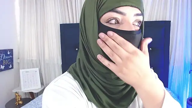Snapshot of Uzra_hayed chatting on 09-12-25, 12:38 Uzra hayed online show from 09-12-25, 12:38