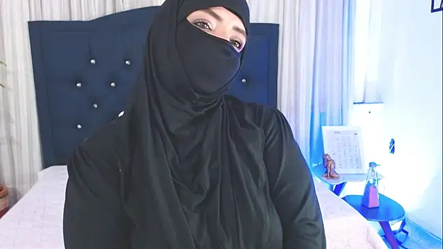 Snapshot of Uzra_hayed chatting on 03-07-25, 07:27 Uzra hayed online show from 03-07-25, 07:27