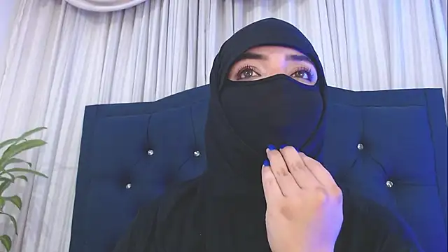 Snapshot of Uzra_hayed chatting on 03-12-25, 02:20 Uzra hayed online show from 03-12-25, 02:20