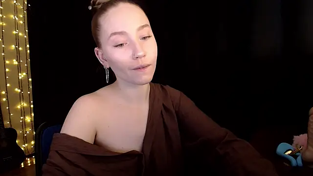 Snapshot of SindiWatsoon chatting on 02-05-26, 01:18 SindiWatsoon online show from 02-05-26, 01:18