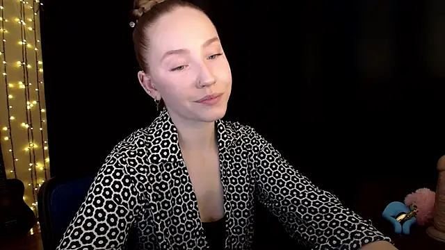 Snapshot of SindiWatsoon chatting on 02-10-26, 01:54 SindiWatsoon online show from 02-10-26, 01:54