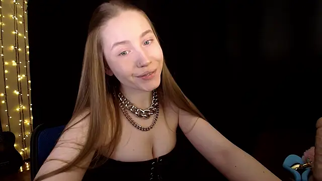 Snapshot of SindiWatsoon chatting on 02-19-26, 07:11 SindiWatsoon online show from 02-19-26, 07:11