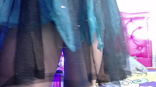 Snapshot of luly_pink chatting on 02-13-26, 03:39 luly pink online show from 02-13-26, 03:39