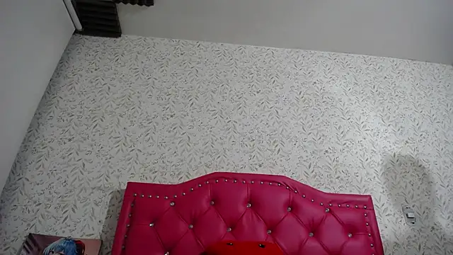 Snapshot of luly_pink chatting on 09-27-25, 04:07 luly pink online show from 09-27-25, 04:07
