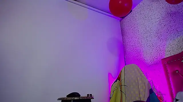 Snapshot of luly_pink chatting on 02-20-26, 03:03 luly pink online show from 02-20-26, 03:03