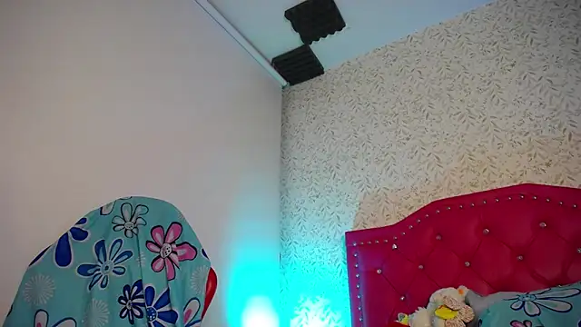 luly pink online show from 04-15-26, 04:07